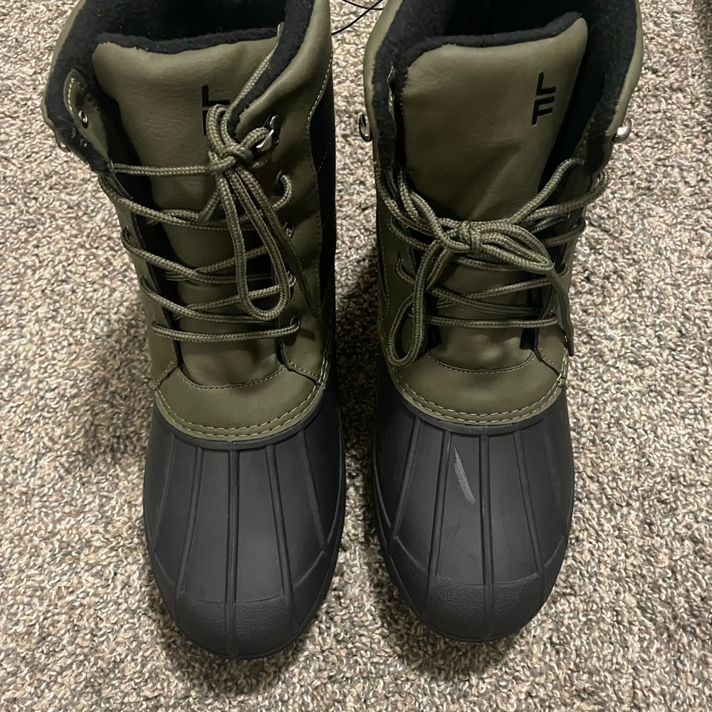 London Fog Olive and Black Men's Boots